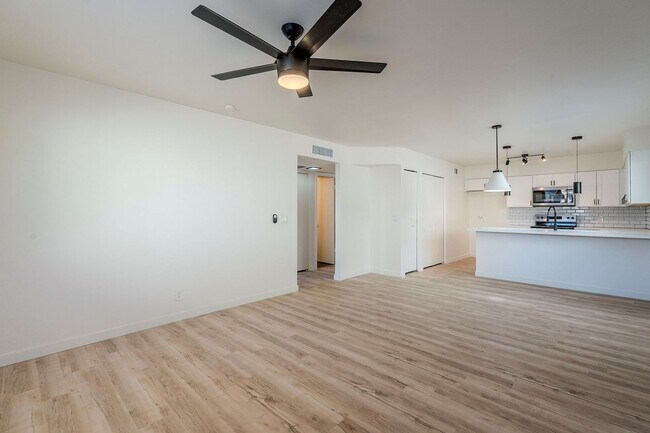 Foto del edificio - First floor fully updated unit!