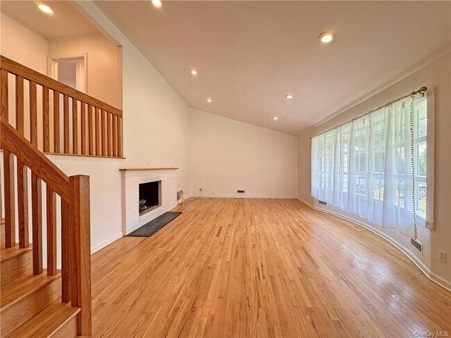 Building Photo - 3 Stonewall Ln