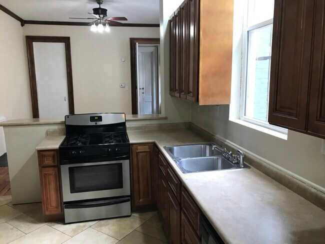 Foto del edificio - 2654 Bellevue Ave