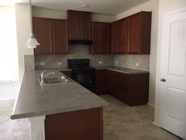 Foto del edificio - 7700 Crystalbrook W