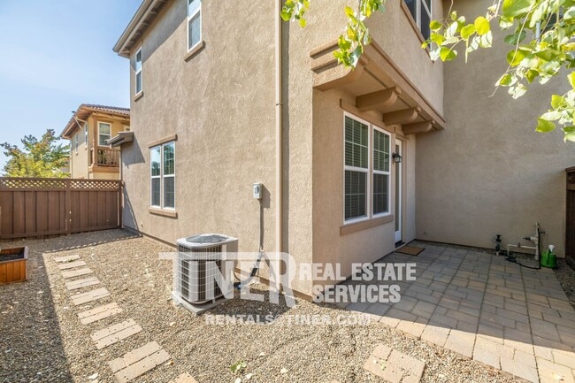 Building Photo - Fabulous 3 Bedroom Folsom Home - Tier 1