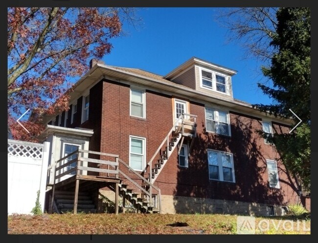 Building Photo - 341 Linden Ave