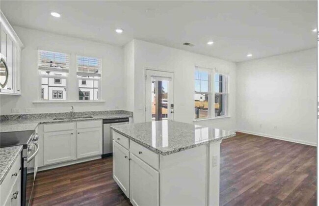 Building Photo - 149 Star Ct