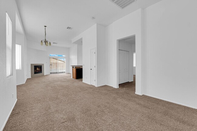 Foto del edificio - Beautiful 3/2 home! Corner lot in gated community!!