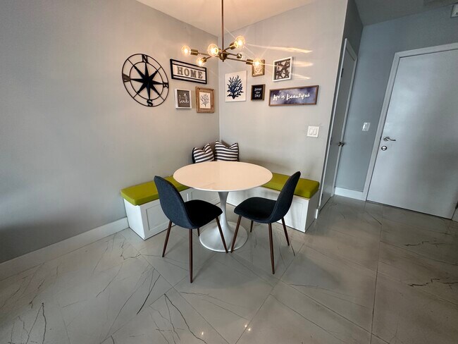 Foto del edificio - 2900 Banyan St