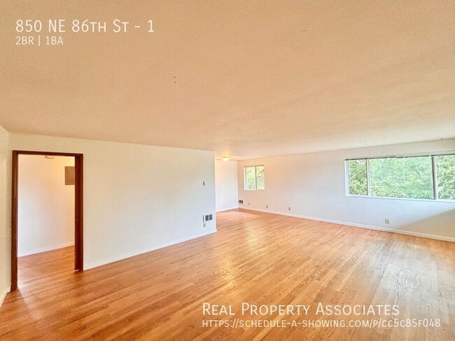 Building Photo - 850 NE 86th St