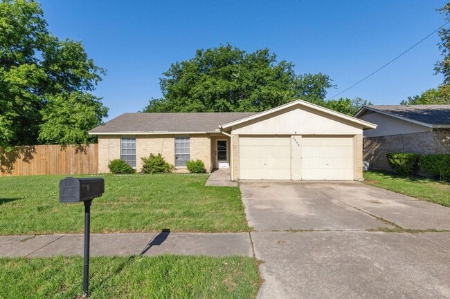 Building Photo - 6121 Stardust Dr S