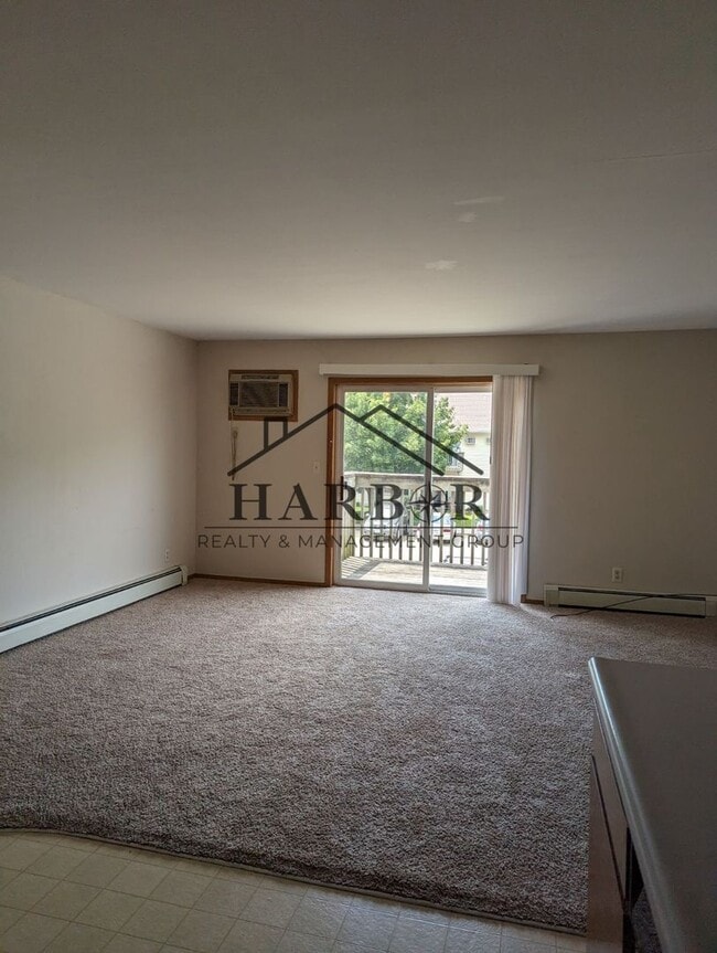 Building Photo - 2 Bedroom 1 Bath - SPECIAL: Application Re...