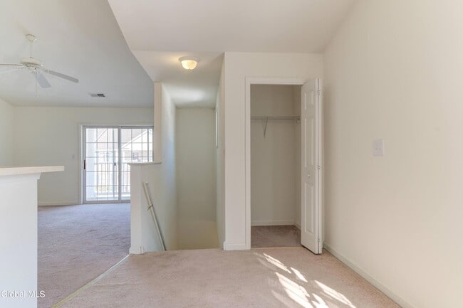 Building Photo - 304 Heritage Way