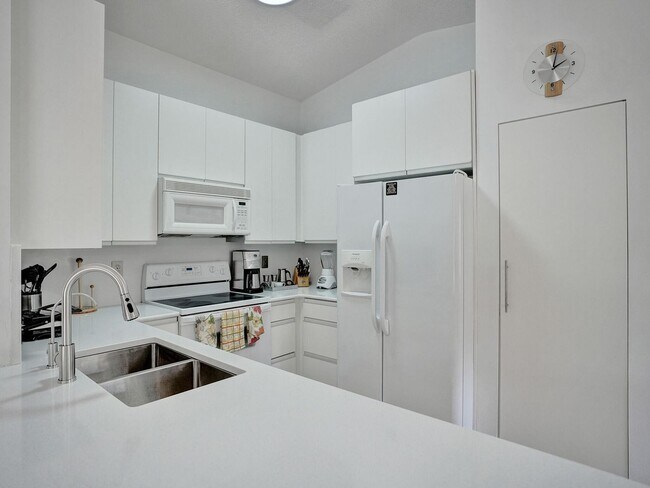 Building Photo - 1245 S Flagler Ave