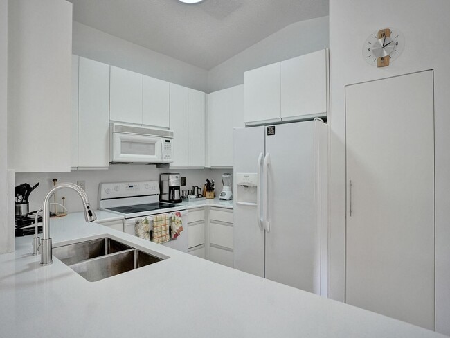 Building Photo - 1245 SW 46th Way