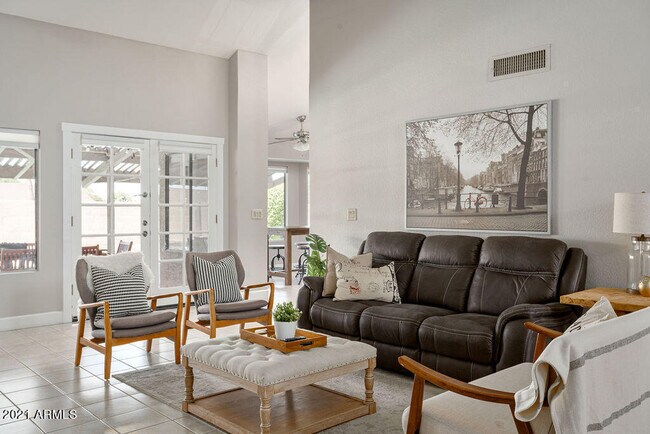 Foto del edificio - 10854 N 110th Plz