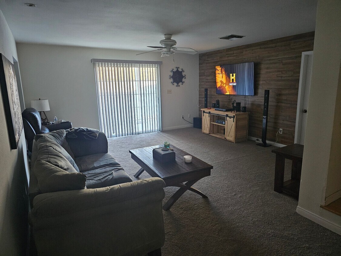 Photo - 17101 Tulsa St (Los Angeles, CA)