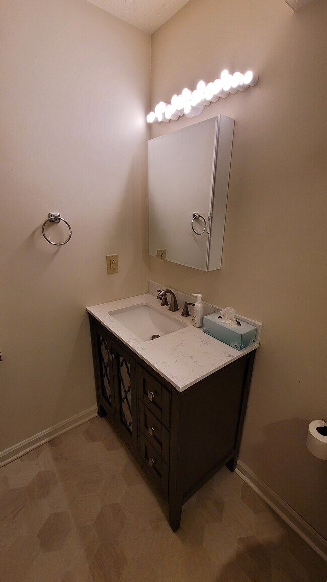 44763 Woodlake Ct Unit 701, California, MD 20619 Condo for Rent in