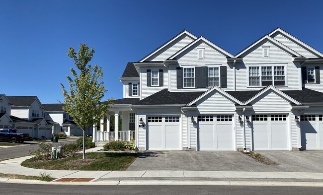 Building Photo - 724 Derby Ln