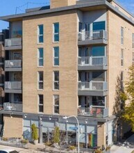 Building Photo - 3301 N Sheffield Ave