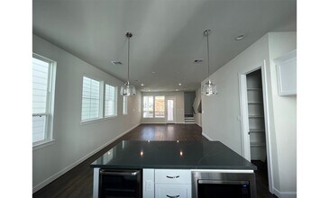Building Photo - 2802 Grand Fountains Dr