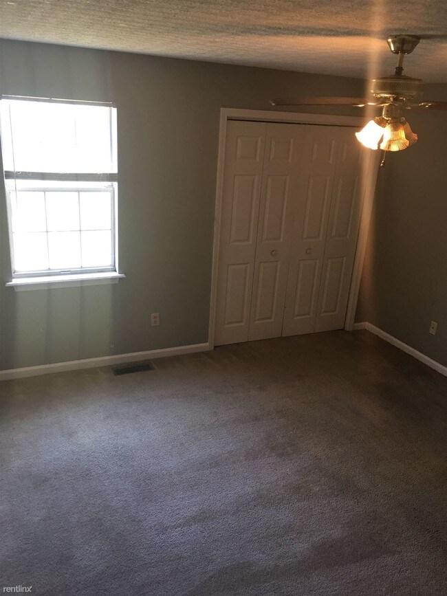 Building Photo - 2 br, 1.5 bath Apartment - 100 Amy Ave Apt. 2