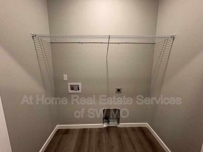 Foto del edificio - 4930 W Minota St