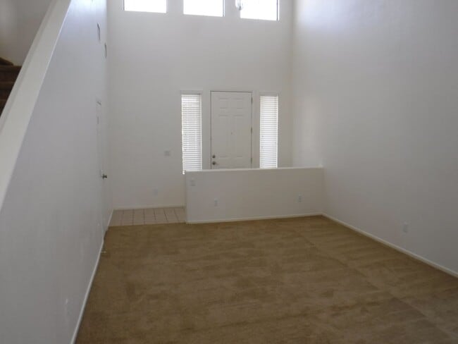 Foto del edificio - SPACIOUS 5 BEDROOM