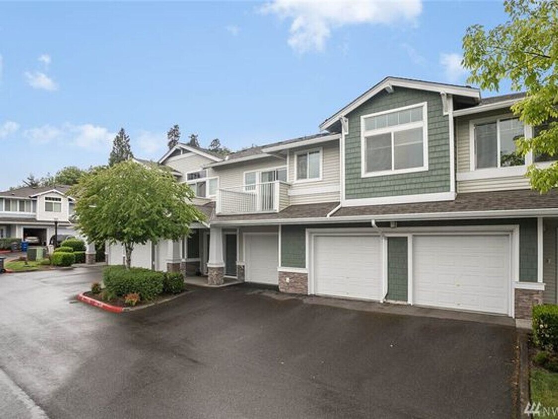 Photo - 4050 S 212th Ct Apt D
