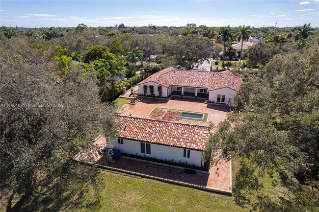 Foto del edificio - 9435 SW 100th St