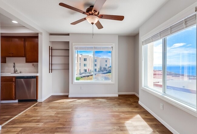 Building Photo - 3200 La Rotonda Dr