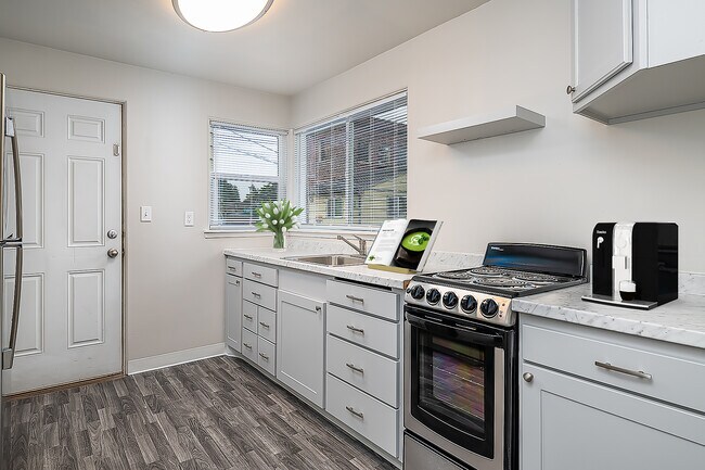 Foto del edificio - Hawthorne Court Apartments