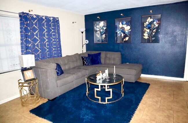 Foto del edificio - 5715 Hirondel