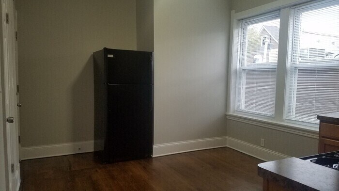 Primary Photo - 2415 N Kildare Ave