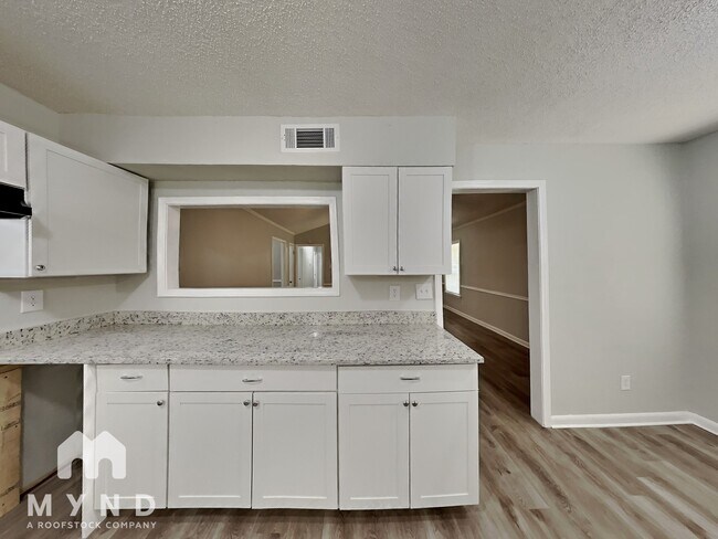 Foto del edificio - 2432 Kimbark Woods Cove