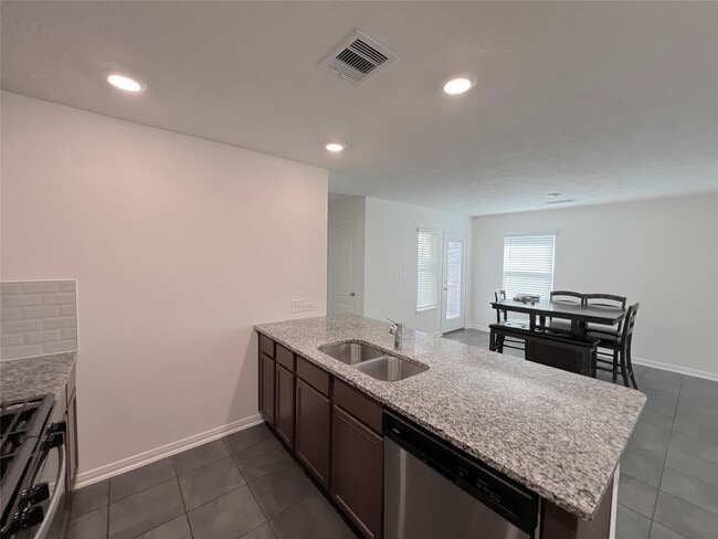 Foto del edificio - 7111 Escondido Dr