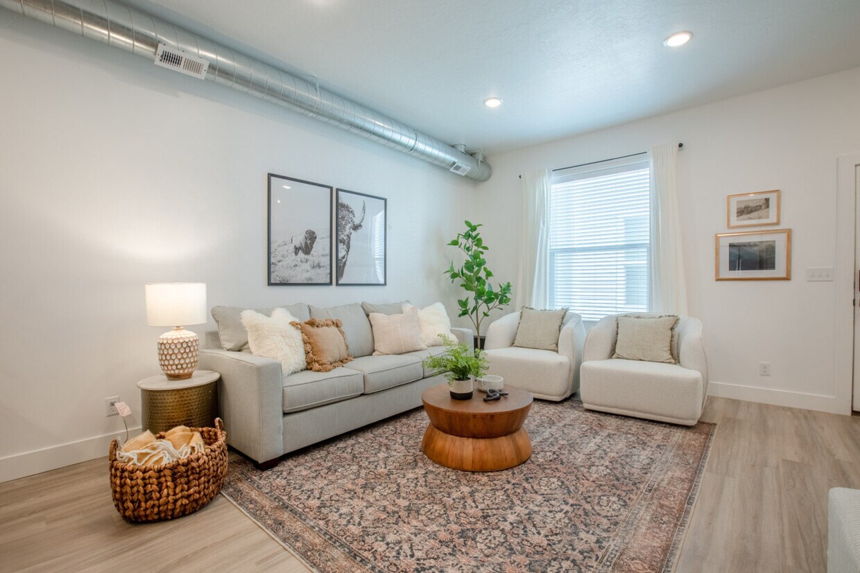 Foto principal - 909 Euclid Ave