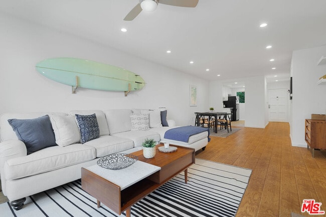 Building Photo - 6476 Cavalleri Rd