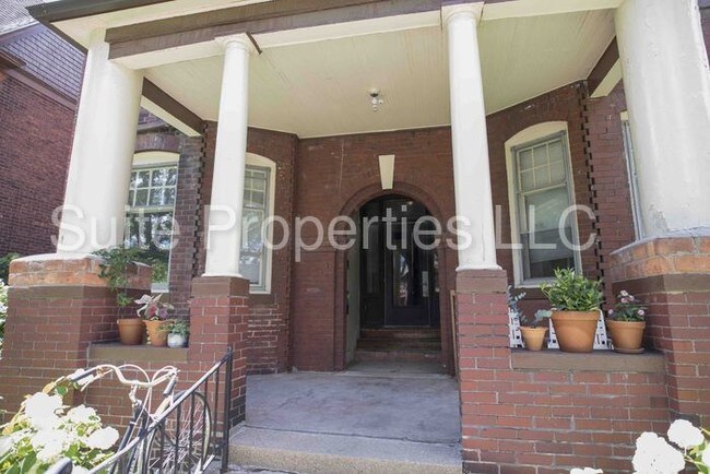 Building Photo - 4535 Commonwealth St