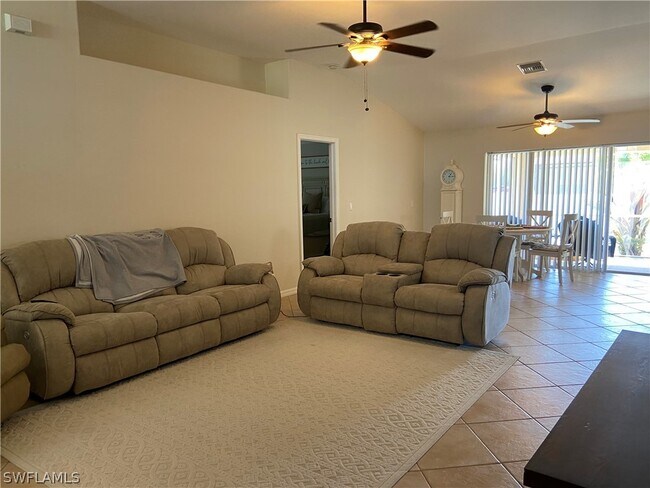 Foto del edificio - 510 SW 28th Pl