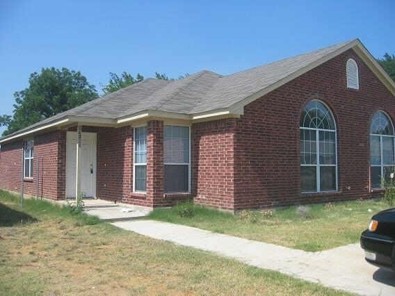 Building Photo - 1718 Tina Marie Rd