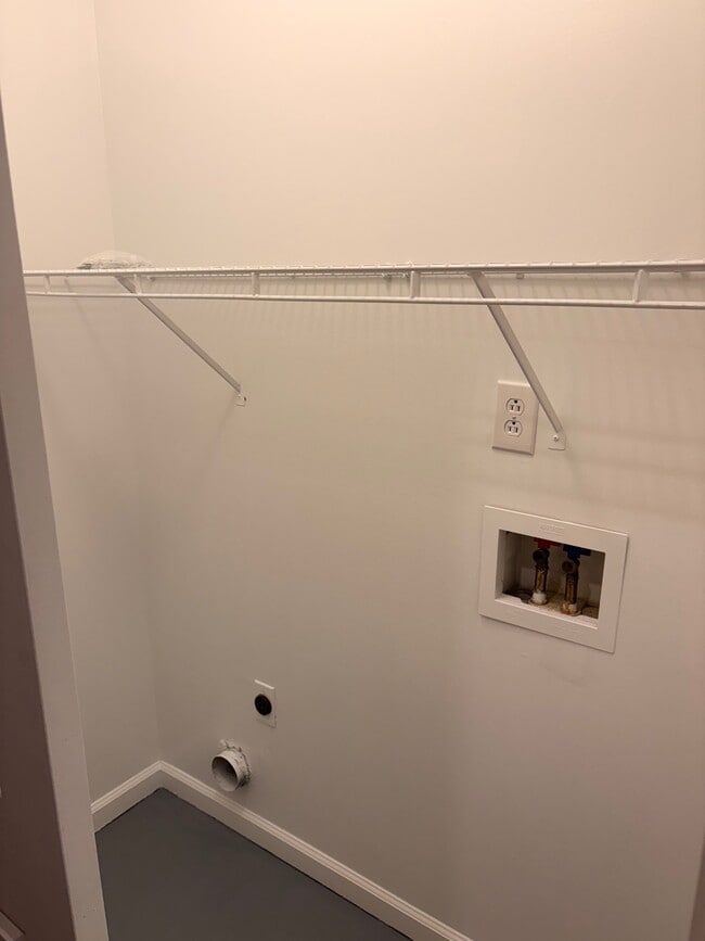 Foto del edificio - 10756 Central Ave