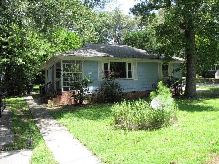 Primary Photo - 415 Hugo St