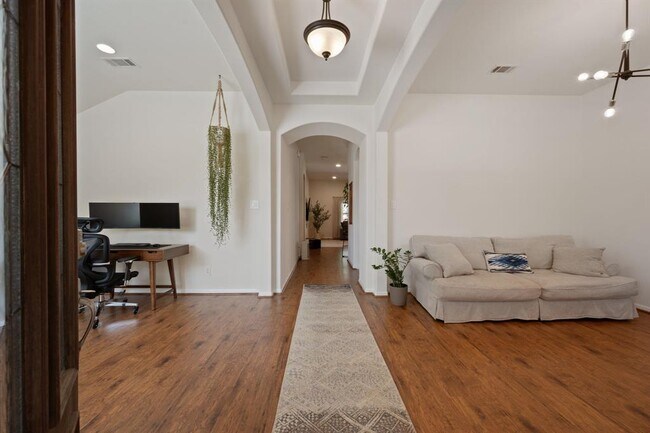 Building Photo - 2405 Tumbling River Dr