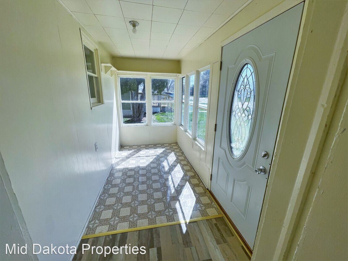 Foto principal - 2 br, 1 bath House - 208 E 10th