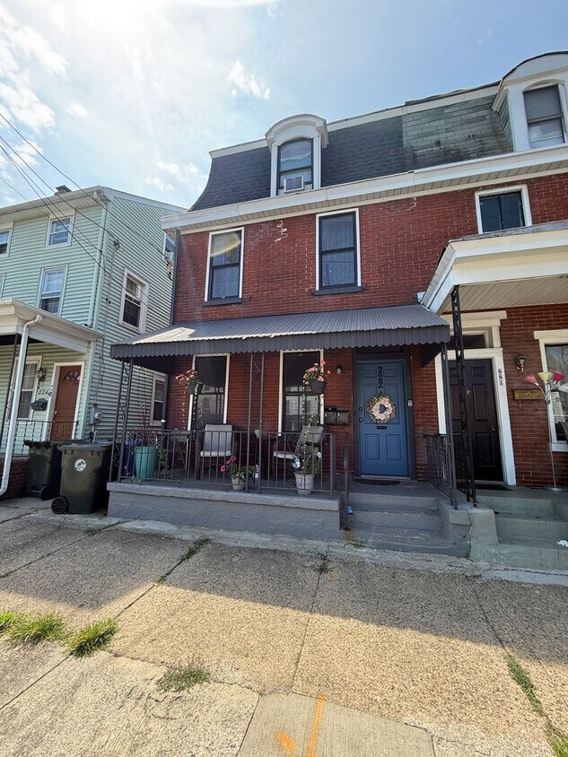 Foto principal - 222 E Broad St