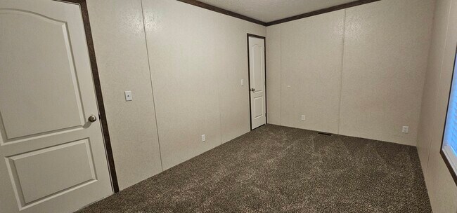 Foto del edificio - 56 Birch Ct