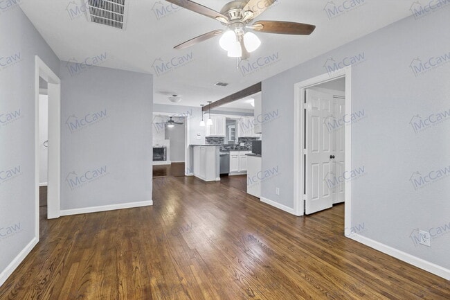 Foto del edificio - 10405 Newcombe Dr