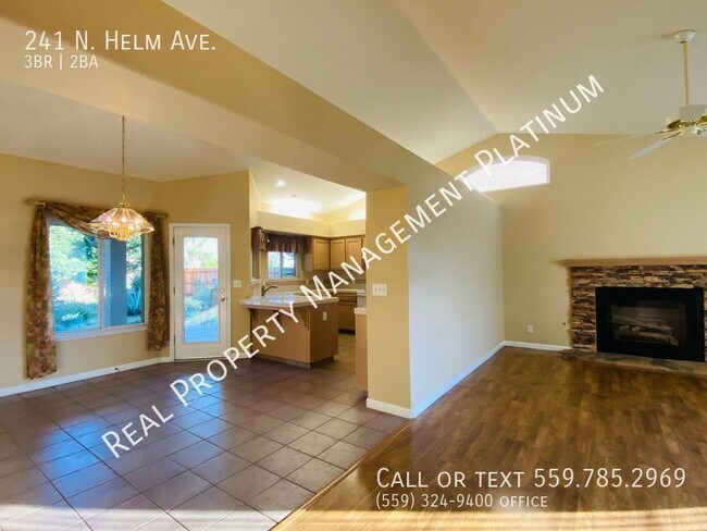 Foto del edificio - 241 N Helm Ave