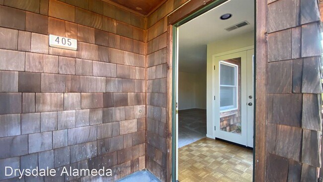 Building Photo - 1 br, 1 bath House - 405 Centre Ct