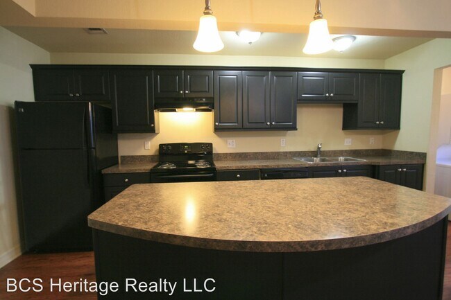 Building Photo - 701 Gaytha Cir