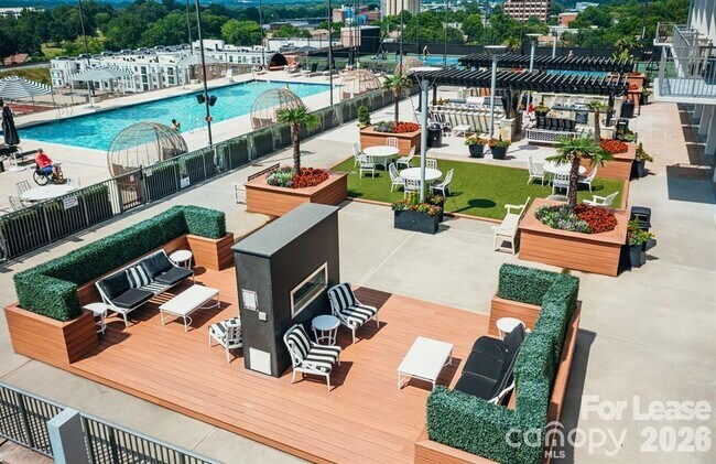 Foto del edificio - 215 N Pine St