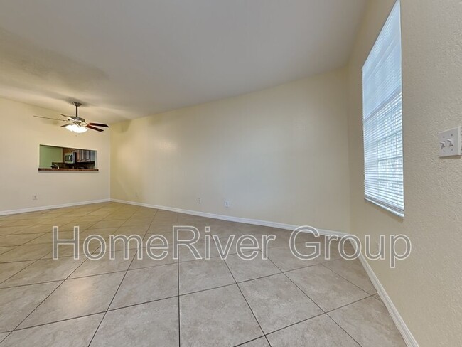 Foto del edificio - 8342 Bernwood Cove Loop