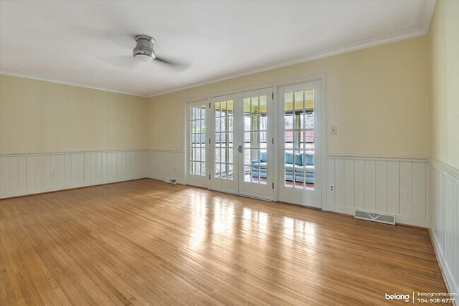 Foto del edificio - 700 Rama Rd